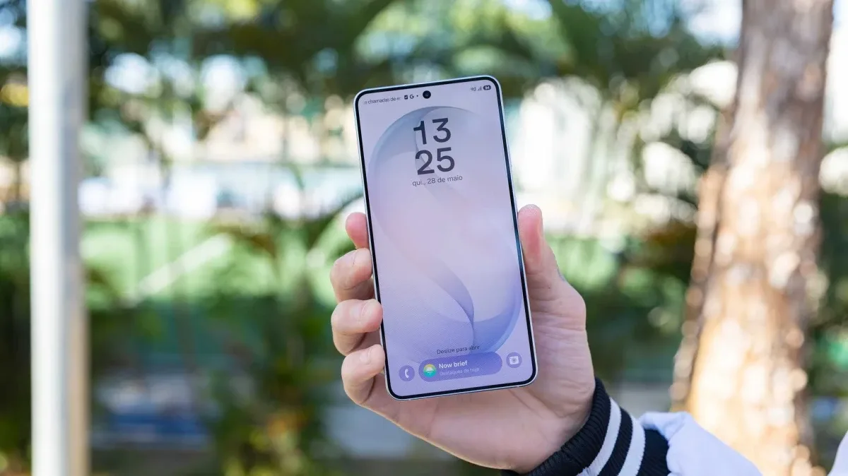Smartphone Samsung Galaxy exibindo o menu de configurações do Motion Assist