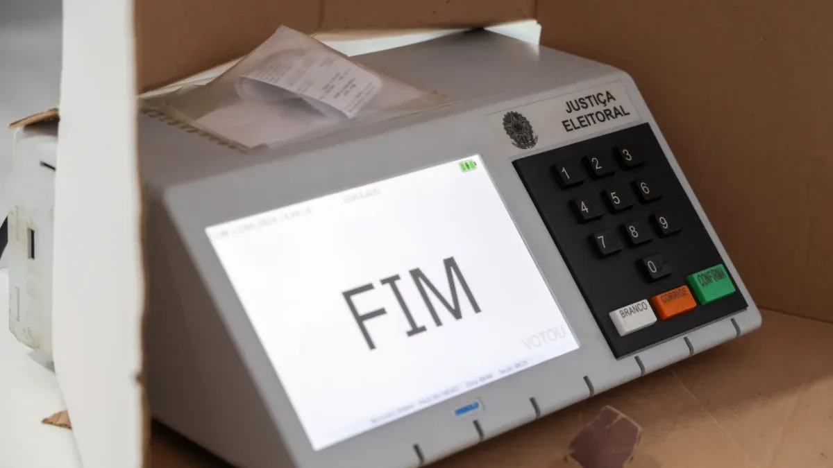 Mecanismos de segurança da urna eletrônica: saiba como o voto é protegido no Brasil